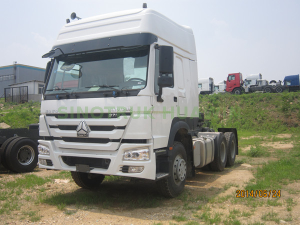 Caminhão Trator SINOTRUK HOWO 6x4 com dois dormentes