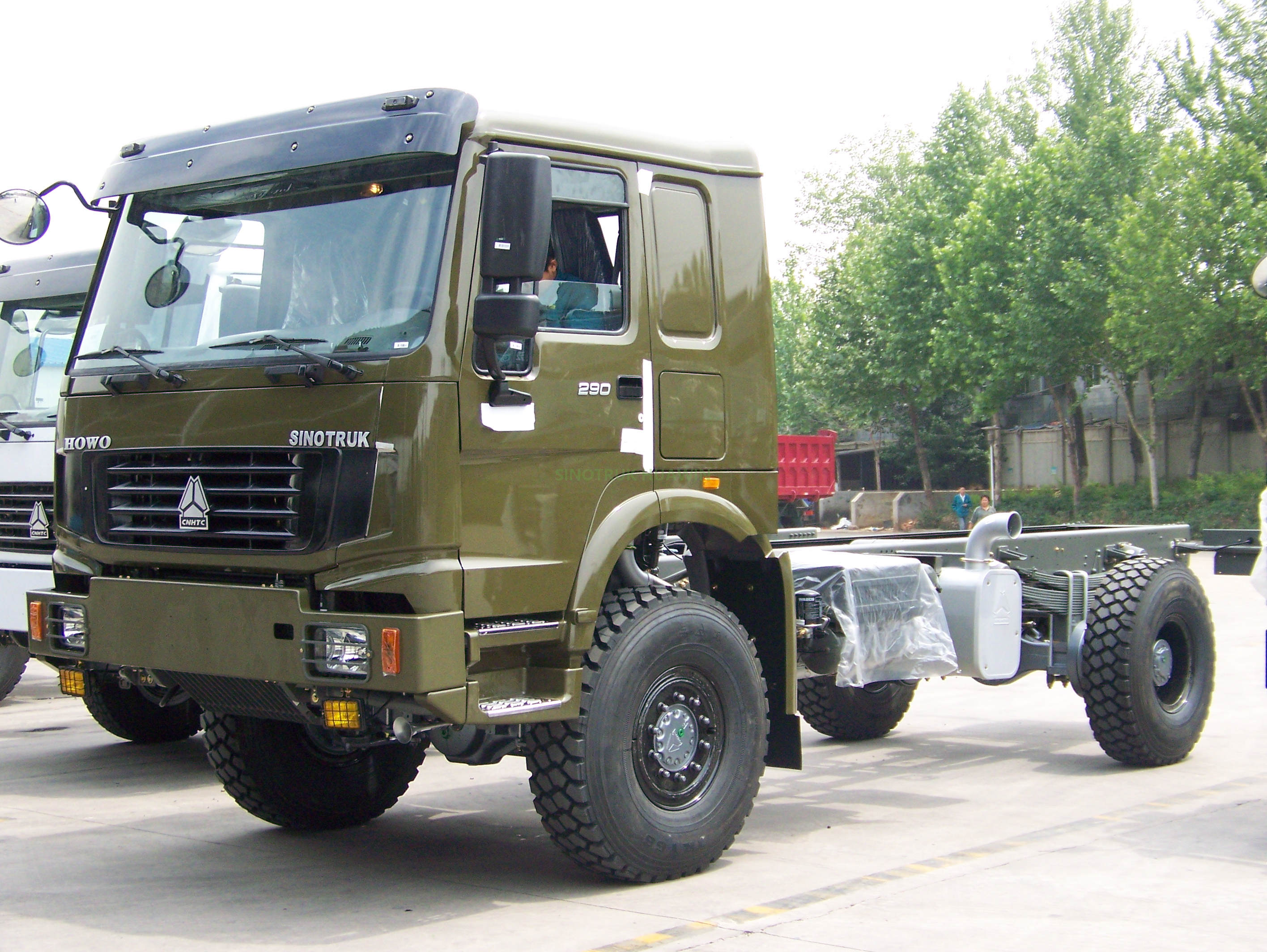 Caminhão de carga com tração nas quatro rodas HOWO 4X4