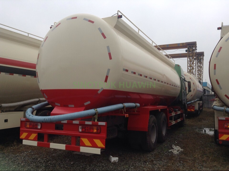 Caminhão tanque de cimento a granel SINOTRUK HOWO 6X4