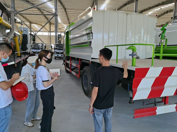 Treinamento da equipe na fábrica da Huawin