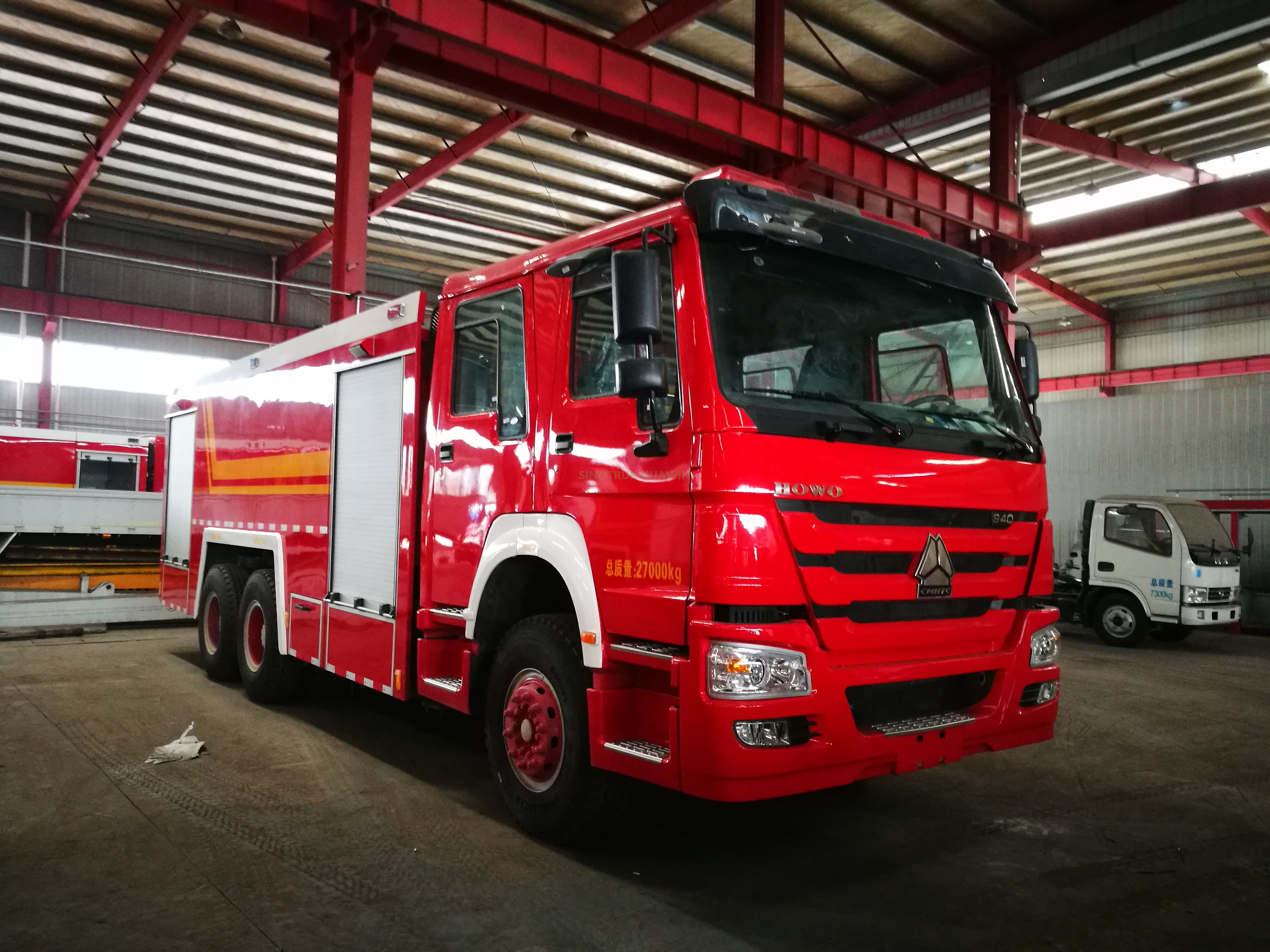 Caminhão de Combate a Incêndio SINOTRUK HOWO 6×4