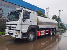 Caminhão de transporte de leite SINOTRUK HOWO 6X4