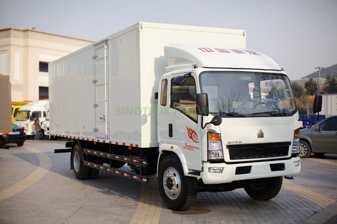 Caminhão Van SINOTRUK HOWO 4X2 10T