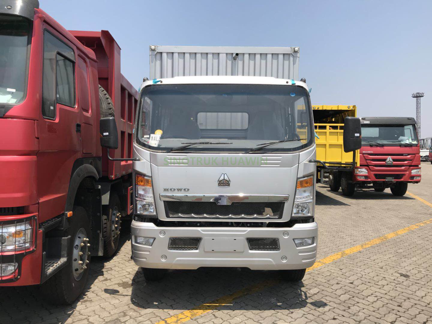 Caminhão de oficina SINOTRUK HOWO Light 4×2 para venda
