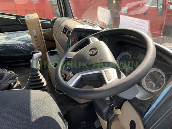 Caminhão Trator SINOTRUK HOWO E7G 6x4 para África