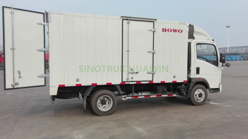 Caminhão Van HOWO 4X2