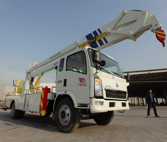 Caminhão de trabalho de plataforma aérea SINOTRUK HOWO 14,5 m de altura 4x2