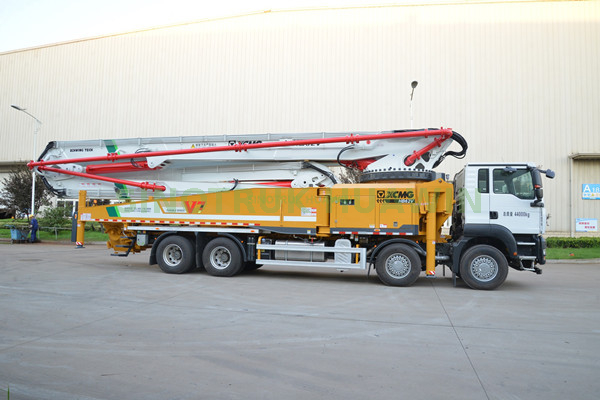 Caminhão bomba betoneira SINOTRUK T5G
