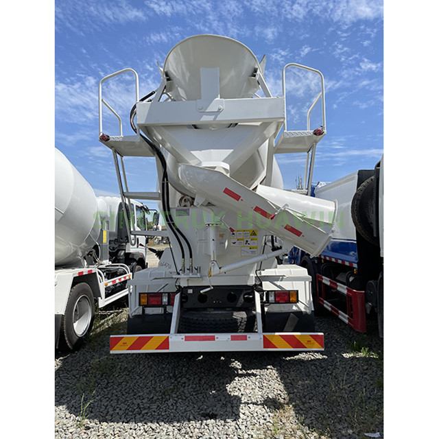 SINOTRUK CDW 4X2 caminhão betoneira-3CBM