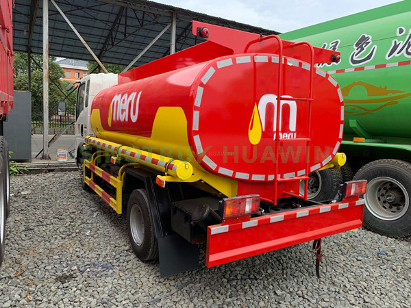 Caminhão de reabastecimento SINOTRUK HOWO 4X2