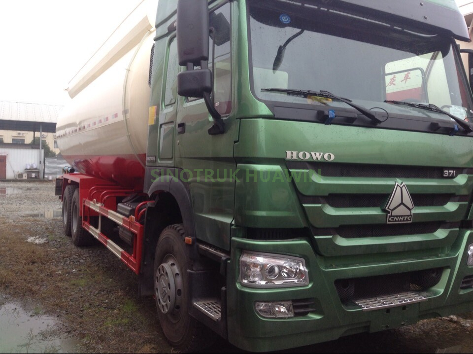 Caminhão tanque de cimento a granel SINOTRUK HOWO 6X4