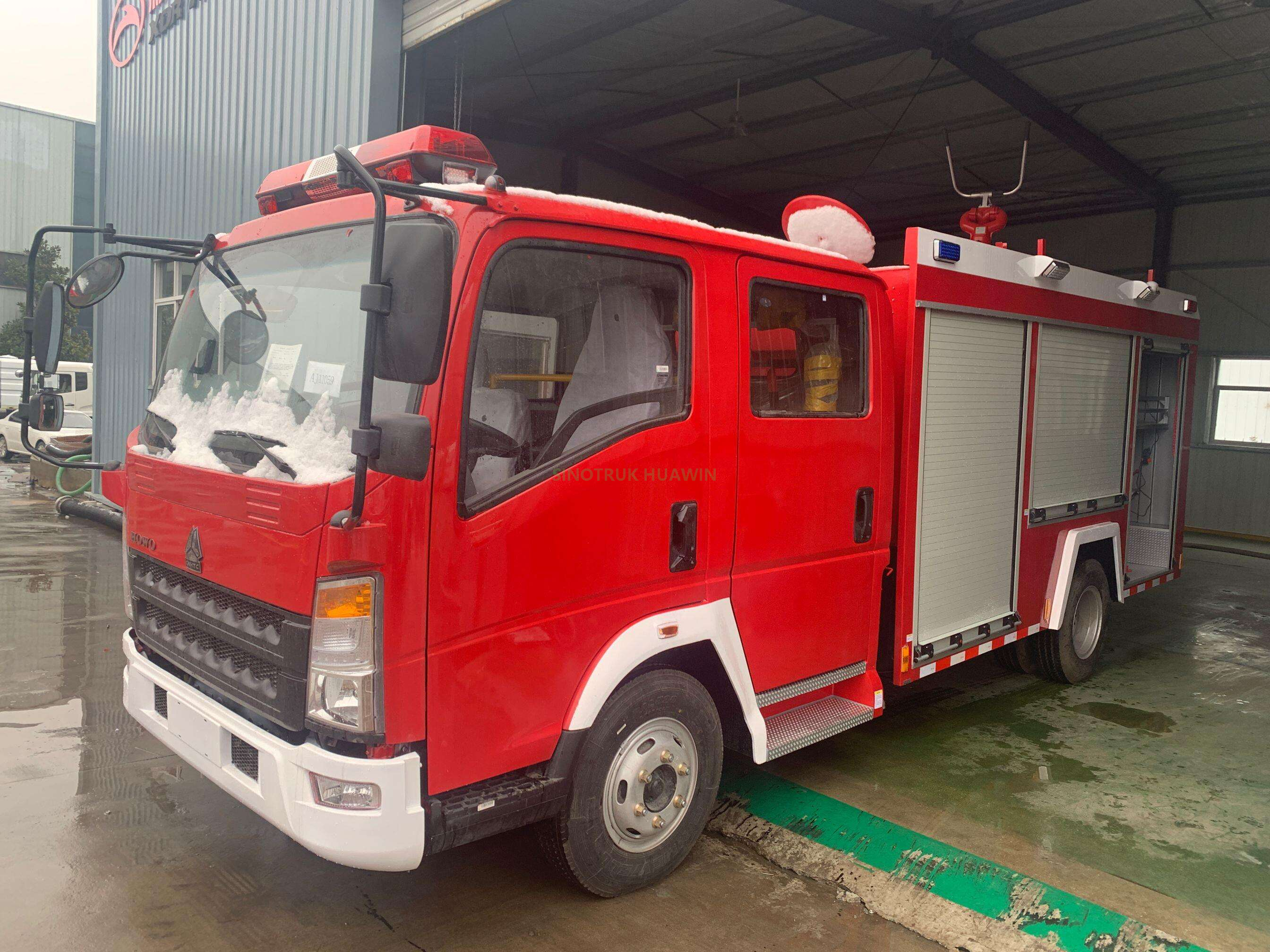 Caminhão leve SINOTRUK HOWO 4×2 caminhão de combate a incêndio para venda