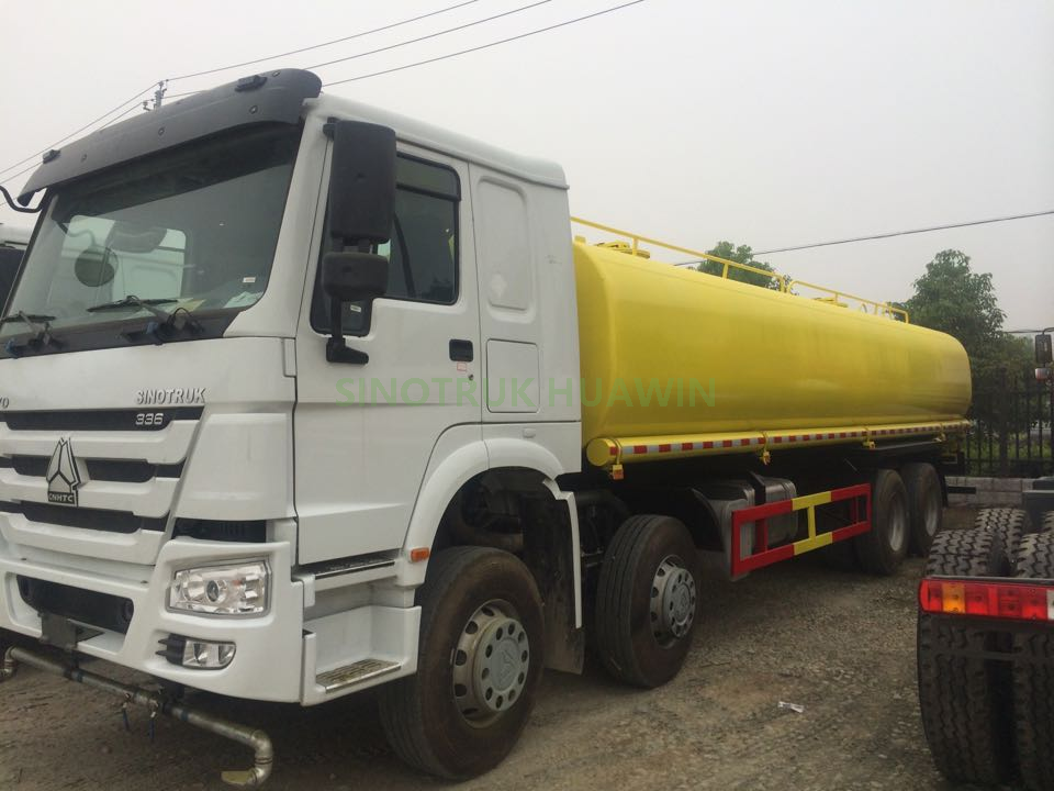 Caminhão tanque de água SINOTRUK HOWO 8X4