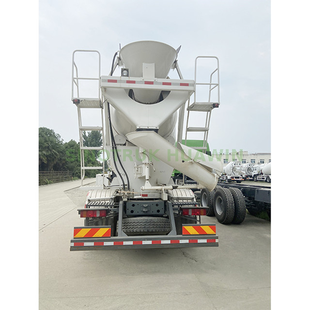 Caminhão Misturador de Concreto HOWO 6X4-10CBM