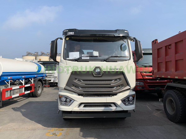 Caminhão Trator SINOTRUK HOWO E7G 6x4 para África