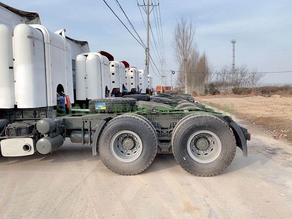 Caminhão trator SINOTRUK HOWO 6X4 420hp GNV