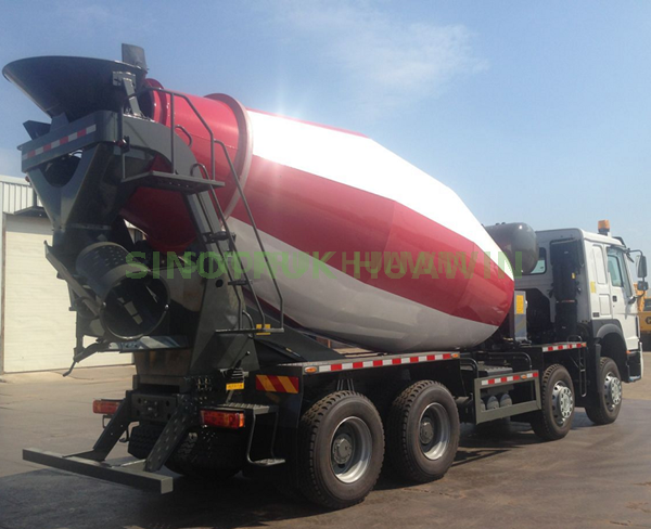 Caminhão Betoneira SINOTRUK A7 8X4 14CBM