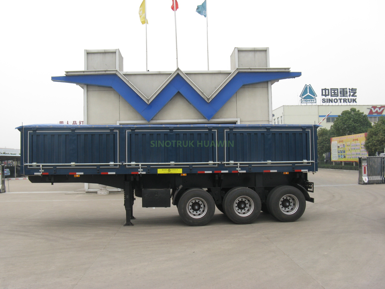 Semi-reboque basculante lateral SINOTRUK 3 eixos